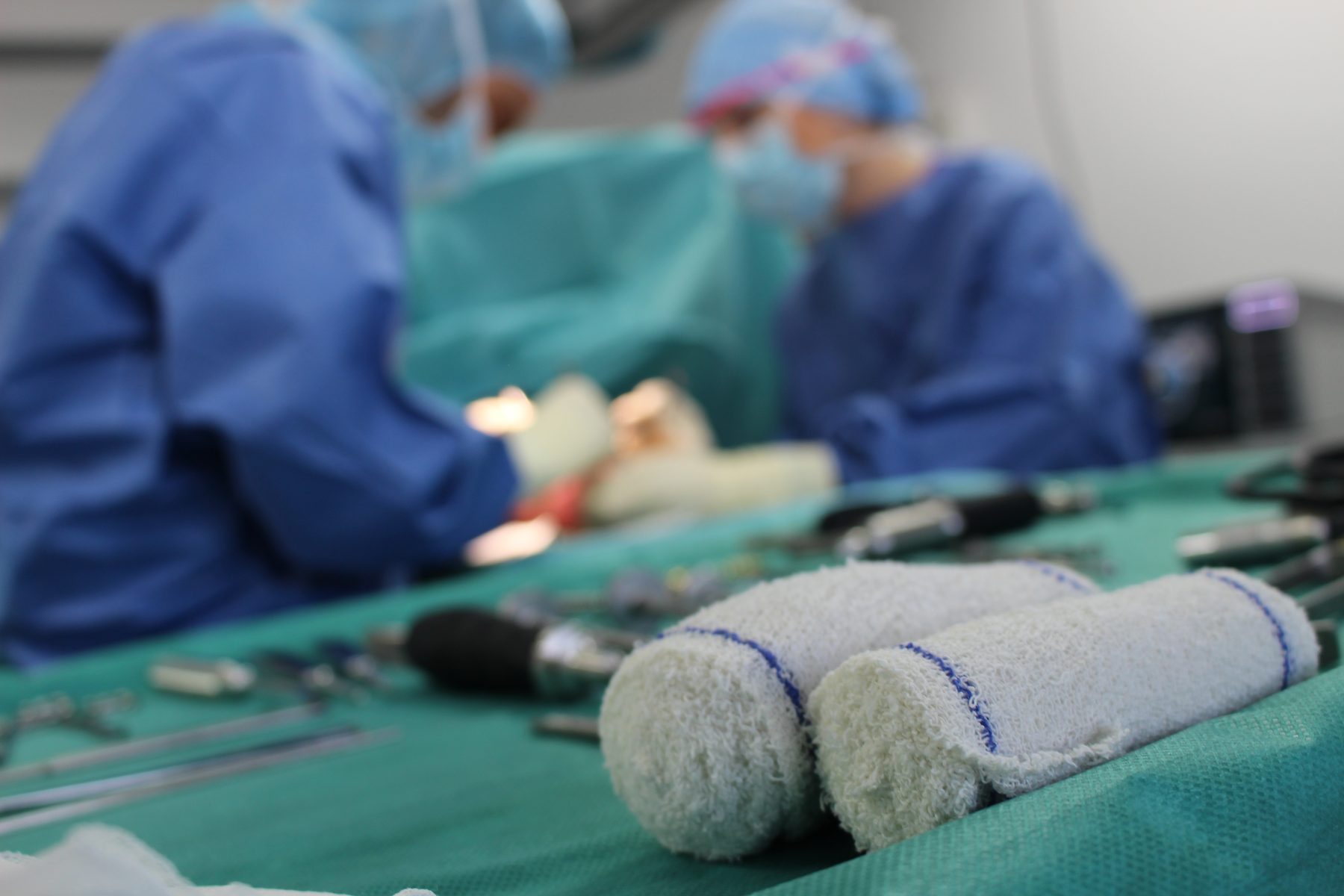 Operating room — wrist surgery, Institut du Poignet, Mulhouse and Belfort, France